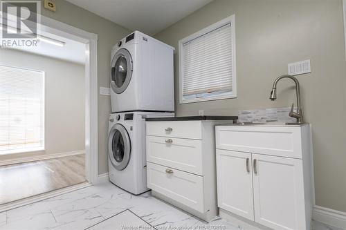 591 Old Tecumseh Road, Lakeshore, ON - Indoor Photo Showing Laundry Room