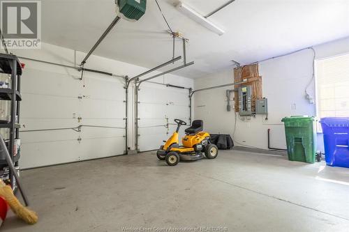 591 Old Tecumseh Road, Lakeshore, ON - Indoor Photo Showing Garage