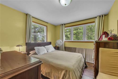 1215 Trinity Church Road, Hamilton, ON - Indoor Photo Showing Bedroom