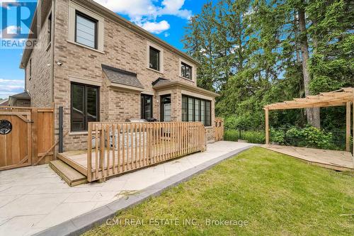 16 Clute Springs Court, Brampton, ON - Outdoor