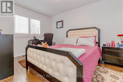 3755 Brandon Gate Drive, Mississauga, ON - Indoor Photo Showing Bedroom