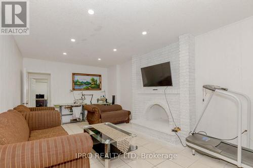 3755 Brandon Gate Drive, Mississauga, ON - Indoor Photo Showing Other Room
