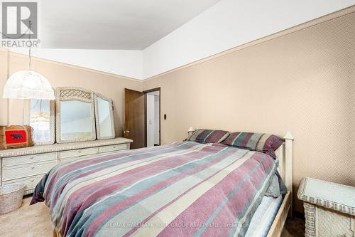 102 Albert Street, Kawartha Lakes, ON - Indoor Photo Showing Bedroom