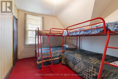 312 Ridgeway Road, Fort Erie, ON - Indoor Photo Showing Bedroom