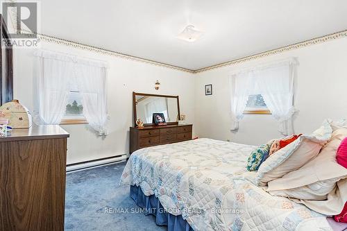 330 Mill Bridge Road, Grey Highlands, ON - Indoor Photo Showing Bedroom