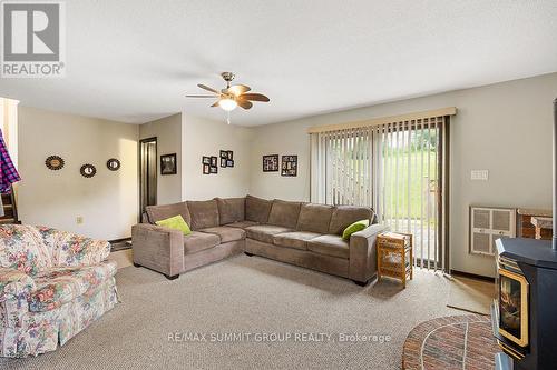 330 Mill Bridge Road, Grey Highlands, ON - Indoor Photo Showing Living Room