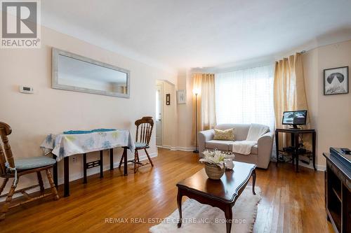 204 Parkdale Avenue S, Hamilton, ON - Indoor Photo Showing Other Room