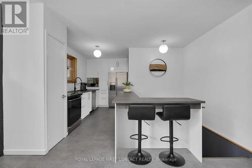 390 Crescent Drive, Gravenhurst, ON - Indoor Photo Showing Kitchen