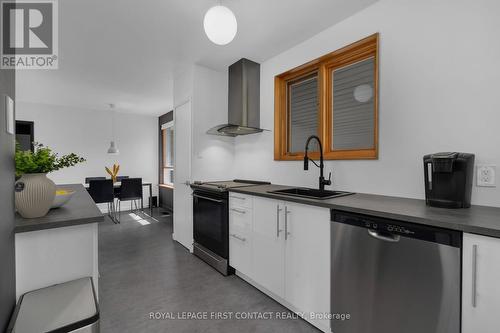 390 Crescent Drive, Gravenhurst, ON - Indoor Photo Showing Kitchen