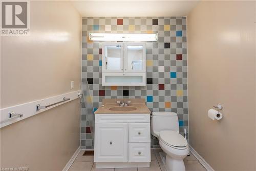 672 Vimy Street, North Bay, ON - Indoor Photo Showing Bathroom