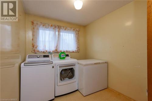 352 Mckenzie Avenue, North Bay, ON - Indoor Photo Showing Laundry Room