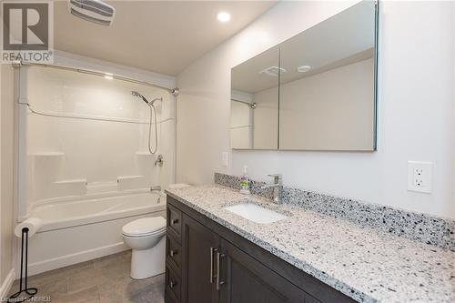 352 Mckenzie Avenue, North Bay, ON - Indoor Photo Showing Bathroom
