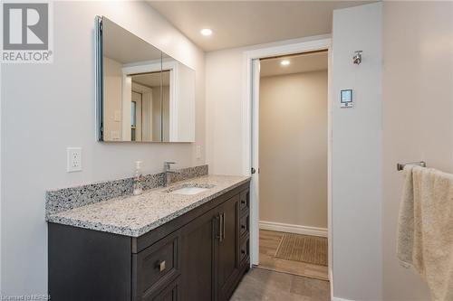 352 Mckenzie Avenue, North Bay, ON - Indoor Photo Showing Bathroom