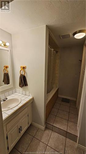 45-47 Bell, Moncton, NB - Indoor Photo Showing Bathroom