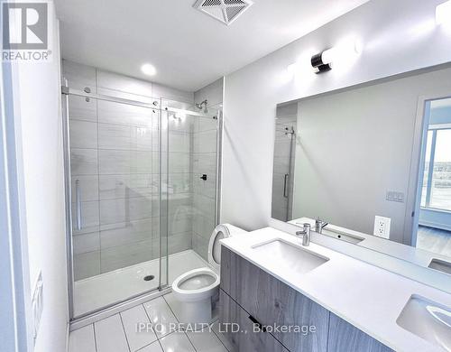 829 - 2 David Eyer Road E, Richmond Hill, ON - Indoor Photo Showing Bathroom