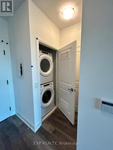 413 - 11782 Ninth Line, Whitchurch-Stouffville (Stouffville), ON - Indoor Photo Showing Laundry Room