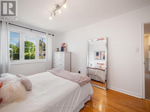 93 Wright Street, Richmond Hill, ON - Indoor Photo Showing Bedroom