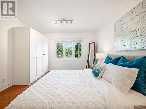 93 Wright Street, Richmond Hill, ON - Indoor Photo Showing Bedroom