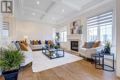 14 Suttonrail Way, Whitchurch-Stouffville (Stouffville), ON - Indoor Photo Showing Living Room With Fireplace