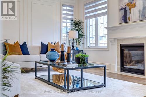 14 Suttonrail Way, Whitchurch-Stouffville (Stouffville), ON - Indoor Photo Showing Living Room With Fireplace