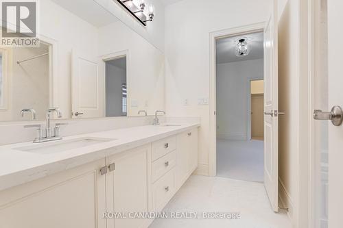 14 Suttonrail Way, Whitchurch-Stouffville (Stouffville), ON - Indoor Photo Showing Bathroom