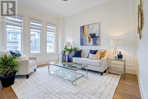 14 Suttonrail Way, Whitchurch-Stouffville (Stouffville), ON - Indoor Photo Showing Living Room