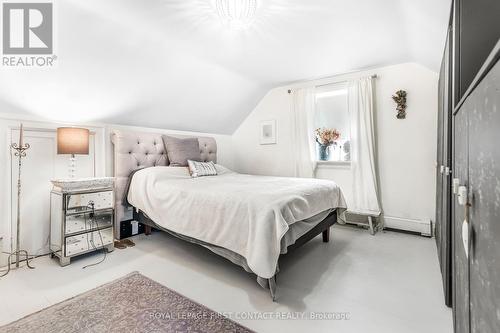 20 Poyntz Street, Barrie, ON - Indoor Photo Showing Bedroom