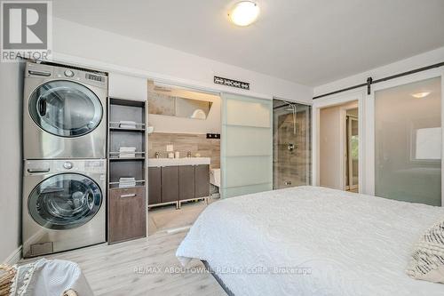 351 Burnhamthorpe Road, Toronto, ON - Indoor Photo Showing Laundry Room