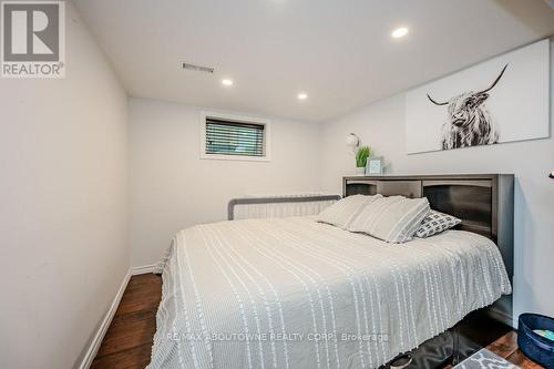 351 Burnhamthorpe Road, Toronto, ON - Indoor Photo Showing Bedroom