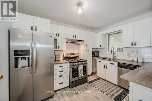 351 Burnhamthorpe Road, Toronto, ON - Indoor Photo Showing Kitchen With Double Sink With Upgraded Kitchen