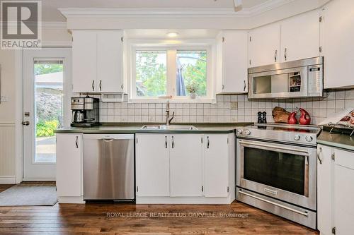 5293 Spruce Avenue, Burlington, ON - Indoor Photo Showing Kitchen