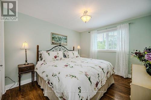 5293 Spruce Avenue, Burlington, ON - Indoor Photo Showing Bedroom