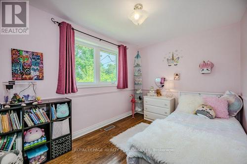 5293 Spruce Avenue, Burlington, ON - Indoor Photo Showing Bedroom