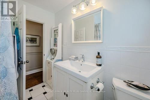 5293 Spruce Avenue, Burlington, ON - Indoor Photo Showing Bathroom