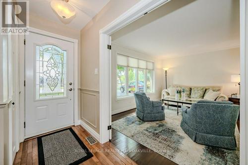 5293 Spruce Avenue, Burlington, ON - Indoor Photo Showing Living Room