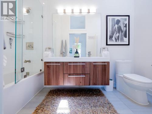 199 Boulton Avenue, Toronto, ON - Indoor Photo Showing Bathroom