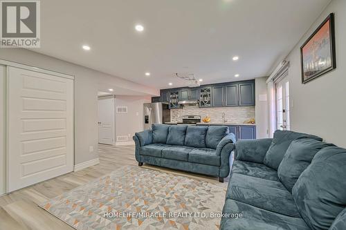 80 Newington Crescent, Brampton, ON - Indoor Photo Showing Living Room