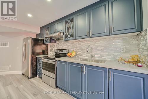 80 Newington Crescent, Brampton, ON - Indoor Photo Showing Kitchen With Double Sink With Upgraded Kitchen