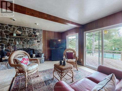 13165 Hwy 7, Halton Hills, ON - Indoor Photo Showing Living Room With Fireplace