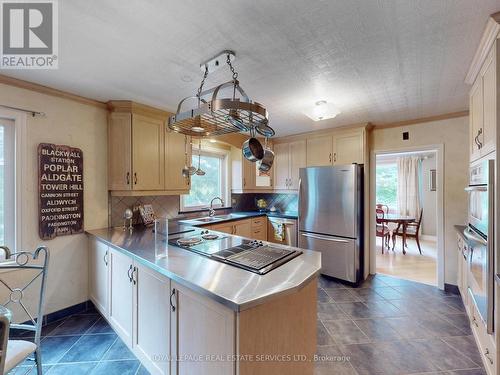 13165 Hwy 7, Halton Hills, ON - Indoor Photo Showing Kitchen