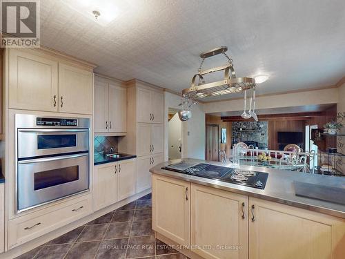 13165 Hwy 7, Halton Hills, ON - Indoor Photo Showing Kitchen