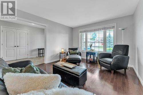 11 Kipling Drive, Belleville, ON - Indoor Photo Showing Living Room