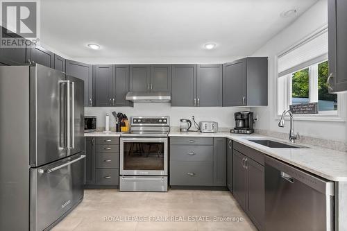 723 St Marys Street, Peterborough, ON - Indoor Photo Showing Kitchen With Stainless Steel Kitchen