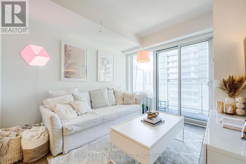 1411 - 99 Broadway Avenue, Toronto (Mount Pleasant West), ON - Indoor Photo Showing Living Room