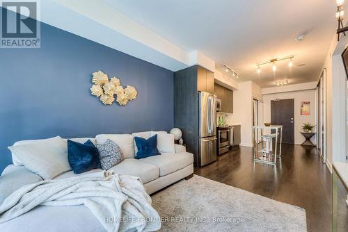 320 - 50 Bruyeres Mews, Toronto, ON - Indoor Photo Showing Living Room