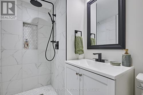 104 - 225 The Donway W, Toronto (Banbury-Don Mills), ON - Indoor Photo Showing Bathroom