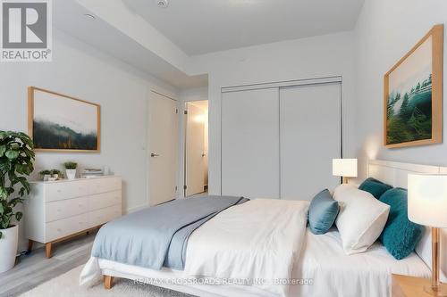 209 - 60 Shuter Street, Toronto, ON - Indoor Photo Showing Bedroom