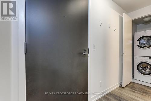 209 - 60 Shuter Street, Toronto, ON - Indoor Photo Showing Laundry Room