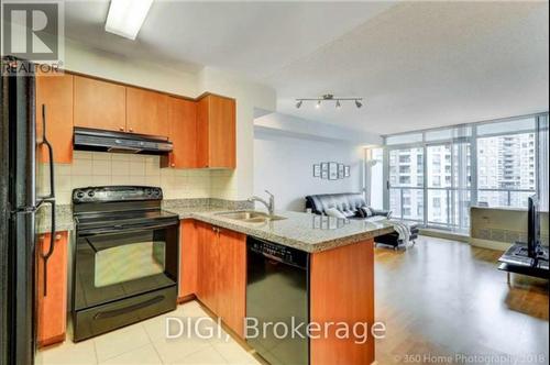 1009 - 5500 Yonge Street, Toronto, ON - Indoor Photo Showing Kitchen With Double Sink