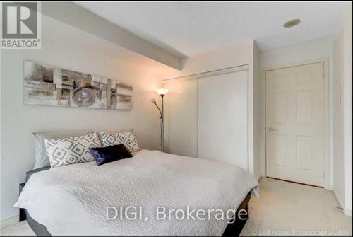 1009 - 5500 Yonge Street, Toronto, ON - Indoor Photo Showing Bedroom